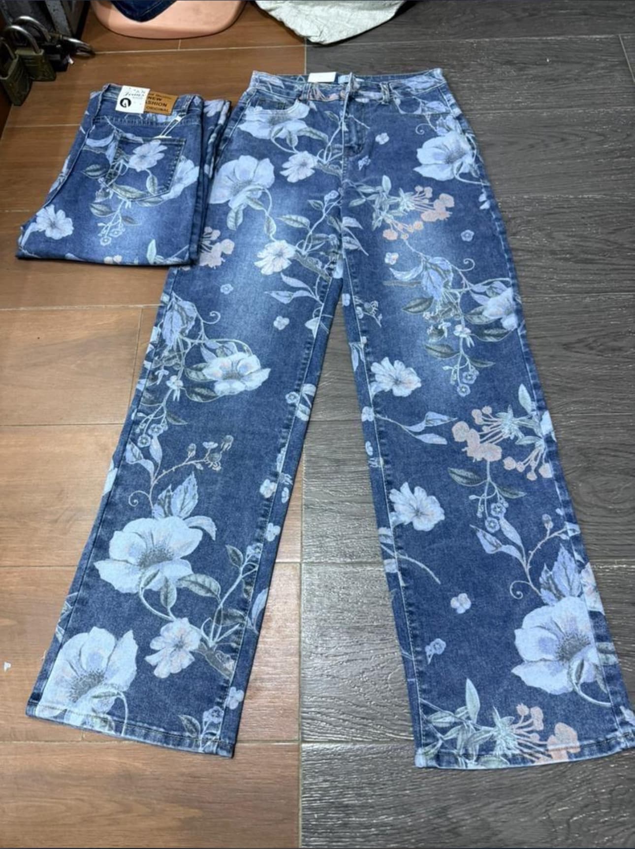 Floral print Straight leg jeans