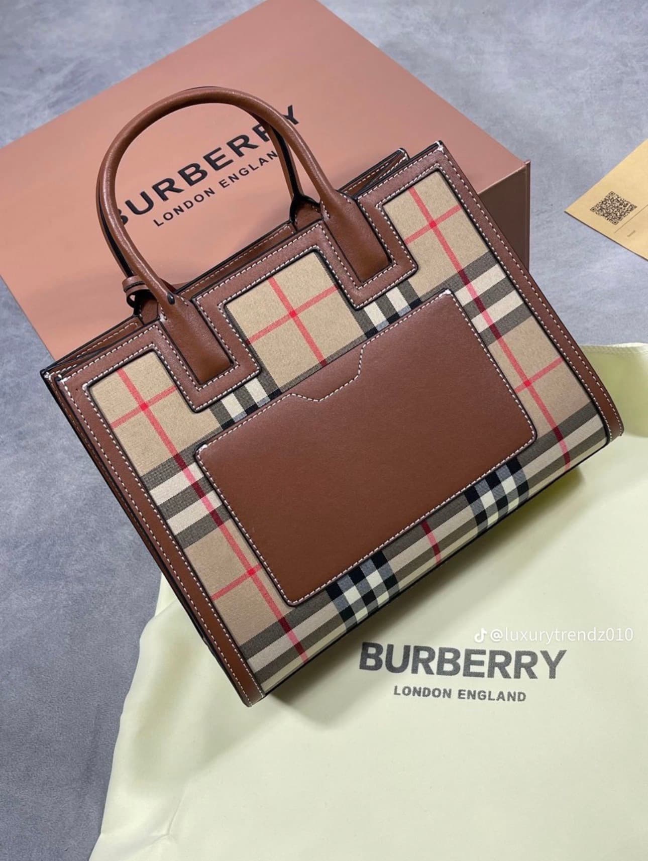Structured tote bag luxe