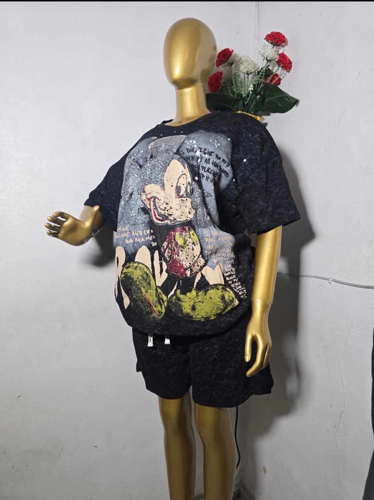 Graphic T shirt & short lounge set